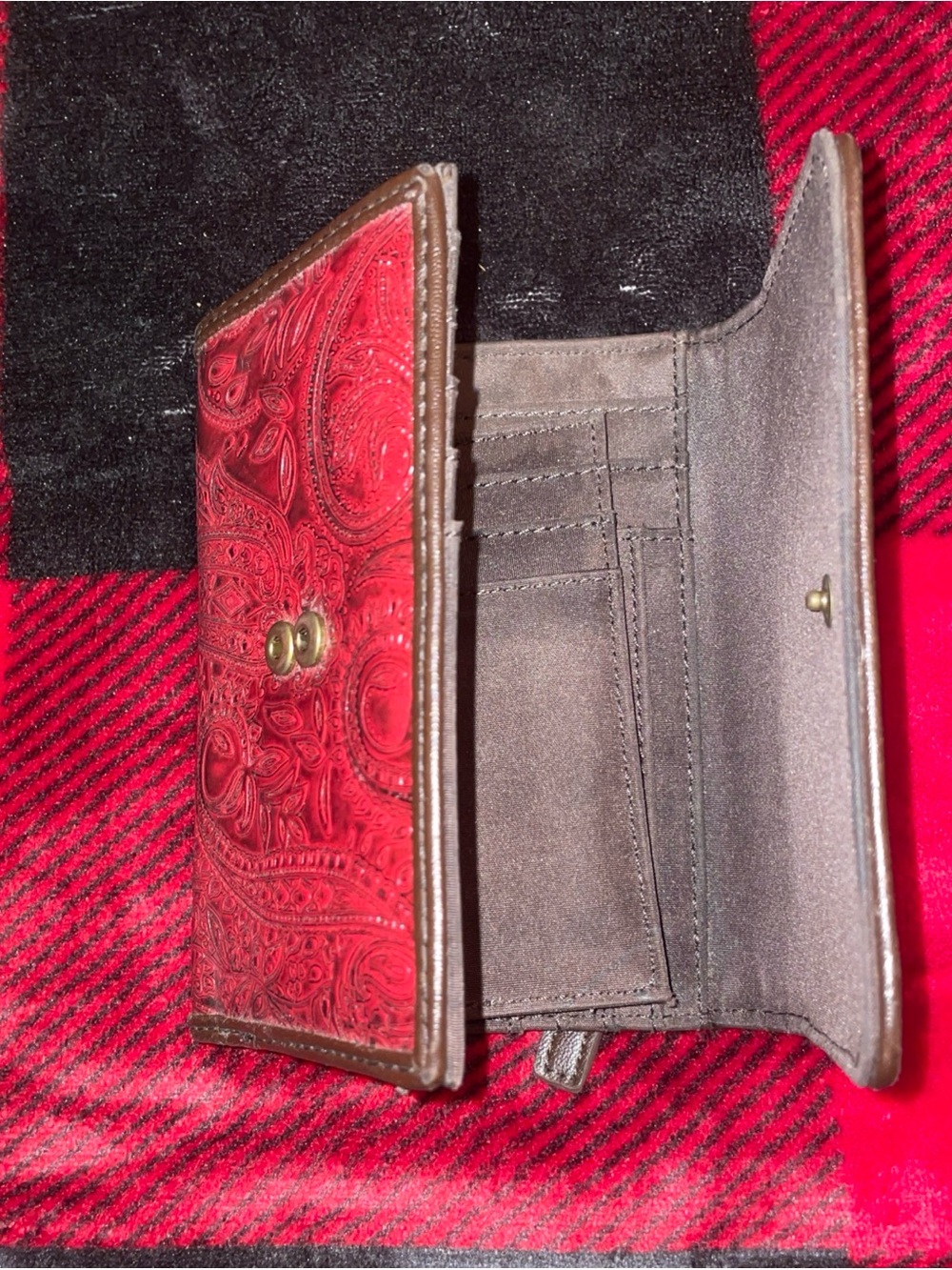 Relic Red Embossed Paisley Satchel - Picture 9 of 10